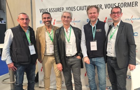 De gauche à droite : Christophe CHARTIER, Délégué régional Mudetaf, David CORRILLERO, Formateur chez Formation Buralistes, Laurent ROUVIO, Délégué régional Mudetaf, Jérémy BIANCHI, Directeur des opérations commerciales de l'EDC, et Jean-Baptiste PASCAUD, Directeur de Formation Buralistes.