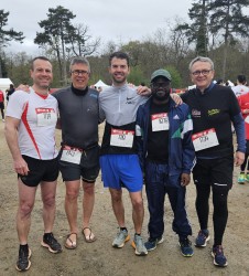  Lionel GAY, Responsable commercial, Patrick BÉJEAN, Directeur général délégué, Lionel MOULUCOU, Délégué régional, Kwami GAFA, Chargé d'études actuarielles, et Alain LANNOU, Directeur général